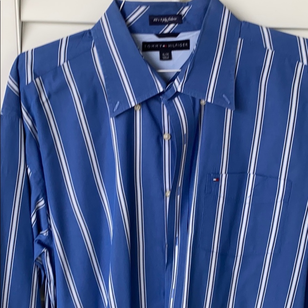 Tommy Hill figure extra large button down